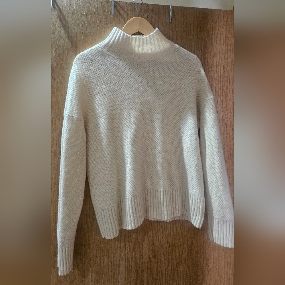 Everlane Cashmere Honeycomb Funnel Neck Sweater